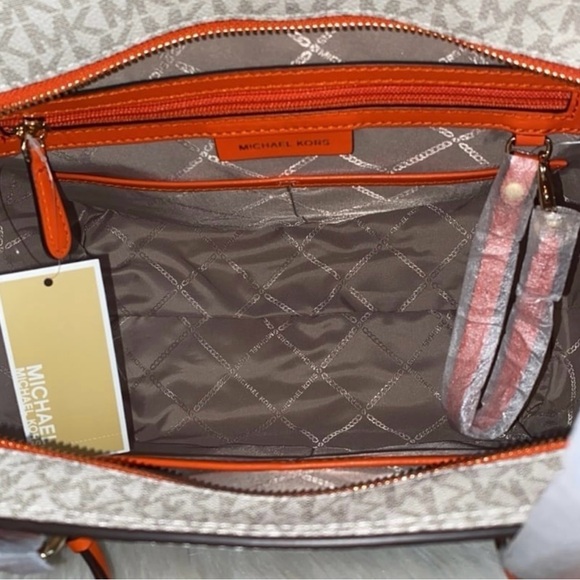 Michael Kors CARINE Tote/JET SET Wallet 2 pc Set - Picture 3 of 8